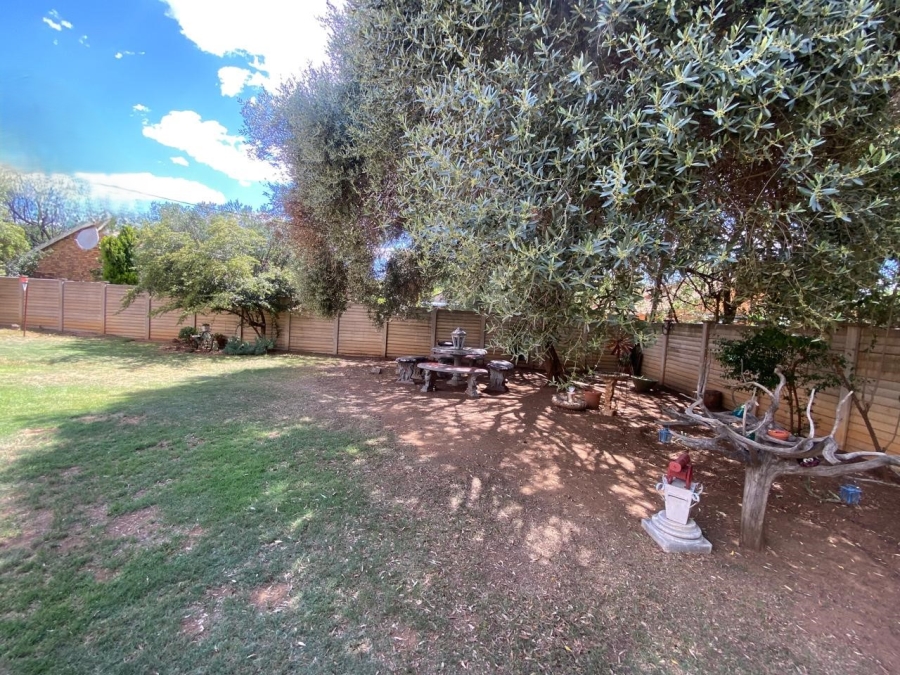 2 Bedroom Property for Sale in Pellissier Free State